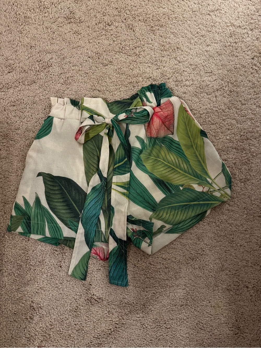 NWOT High-Waist Tropical Leaf Tie-Belt Shorts - Green/White
